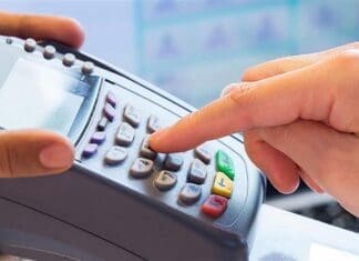 Μείωση 50% των προμηθειών στα POS για συναλλαγές έως 10 ευρώ στη «Μικρή λιανική» – Τι προβλέπει η τροπολογία