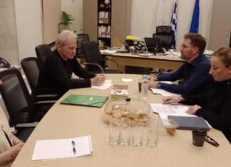 Συνάντηση του Δημάρχου Ηρακλείου Αλέξη Καλοκαιρινού με τον Δήμαρχο Μαλεβιζίου Μενέλαο Μποκέα στη Λότζια