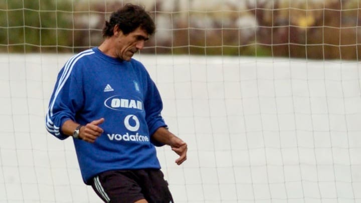 MPIAKHOMADAPODOSFAIROY30