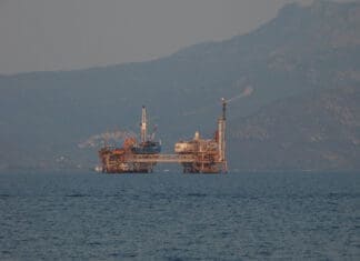 Στο «μικροσκόπιο» της ΕΕ η περιβαλλοντική νομιμότητα των προγραμμάτων εξόρυξης υδρογονανθράκων στις ελληνικές θάλασσες