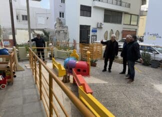 Εργασίες κατασκευής ραμπών και προσβάσιμων χώρων υγιεινής για ΑμεΑ σε 75 σχολικά κτήρια του Δήμου Ηρακλείου