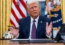 Ο Ντ.Τραμπ προειδοποιεί το Ιράν για να ανοίξει το Στενό του Χορμούζ