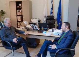 Συνάντηση του Δημάρχου Ηρακλείου Αλέξη Καλοκαιρινού με τον Βουλευτή Ηρακλείου του ΠΑΣΟΚ-ΚΙΝΑΛ Φραγκίσκο Παρασύρη στη Λότζια (βίντεο)