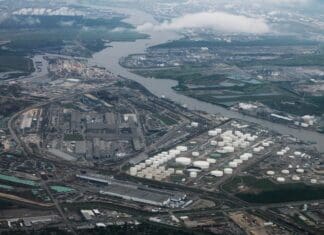 Κλιματική κρίση: Η άνοδος στη στάθμη της θάλασσας απειλεί πετρελαϊκά λιμάνια