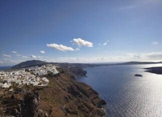 Η Σαντορίνη κρατά το ρεκόρ της μεγαλύτερης κατολίσθησης στη Μεσόγειο