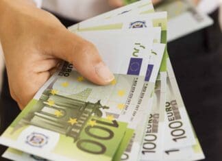 Επίδομα γέννας: Ποιοι δήμοι δίνουν από 1.000 έως 2.500€ εφάπαξ