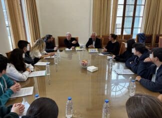 Συνάντηση του Δημάρχου Ηρακλείου με τους μαθητές του 8ου Γυμνασίου Ηρακλείου