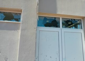 Βάνδαλοι κατέστρεψαν τα παράθυρα και τις πόρτες στο Γυμναστήριο του Δημοτικού Σταδίου Ανωγείων
