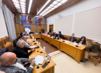 Πρώτη συνεδρίαση της ομάδας εργασίας της Περιφέρειας Κρήτης για την Προστασία της Μελισσοκομίας και την Ανάδειξη του Κρητικού Μελιού (βίντεο)