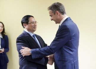 O πρωθυπουργός Κυριάκος Μητσοτάκης συναντήθηκε με τον Πρωθυπουργό του Βιετνάμ Phạm Minh Chính