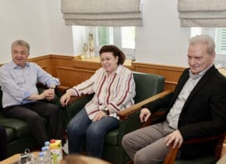 Συνάντηση της Υπουργού Πολιτισμού Λίνας Μενδώνη με τον Περιφερειάρχη Κρήτης Σταύρο Αρναουτάκη (βίντεο)