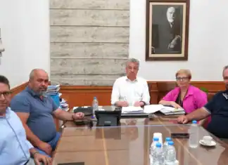 Υπογράφηκε τριετής σύμβαση μεταφοράς μαθητών της Π.Ε. Ρεθύμνου από τον Περιφερειάρχη Κρήτης