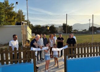 Τα παιδιά εγκαινίασαν τις νέες παιδικές χαρές σε Άγιο Μύρωνα και Κάτω Ασίτες