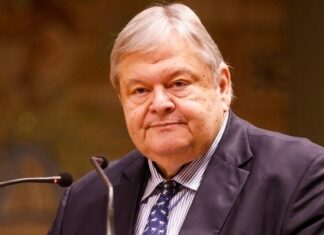 Απάντηση του Ευάγγελου Βενιζέλου στις κυβερνητικές πηγές