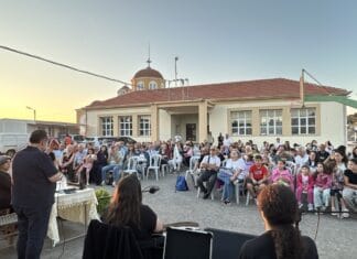 Με επιτυχία και παρουσία πλήθους κόσμου η βραδιά αφήγησης παραμυθιών στη Λύττο, προς τιμήν του Αριστοφάνη Χουρδάκη