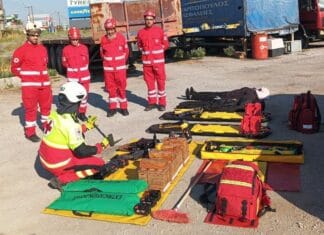 Ο Ε.Ε.Σ. εκπαίδευσε εθελοντές στο πρωτόκολλο SAVER για ασφαλή απεγκλωβισμό θυμάτων από τροχαία