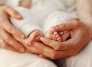 Νέο πρόγραμμα απασχόλησης για 10.000 άνεργες μητέρες