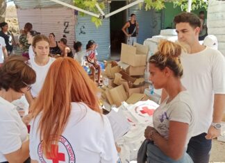 Ο Ελληνικός Ερυθρός Σταυρός διένειμε ανθρωπιστική βοήθεια σε πυρόπληκτες οικογένειες Ρομά της Κάτω Αχαΐας