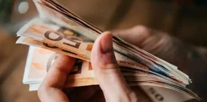 misthos-xrimata-873x432