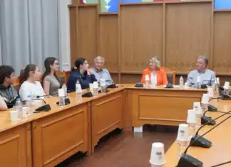 Επίσκεψη της Κινηματογραφικής Ομάδας του 8ου Γυμνασίου Ηρακλείου στον Περιφερειάρχη Κρήτης