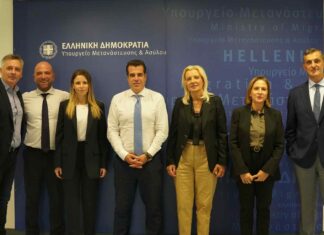 Σύσκεψη των Γραμματέων Αποκεντρωμένων Διοικήσεων με τον Υπουργό Μετανάστευσης και Ασύλου για τη νόμιμη μετανάστευση