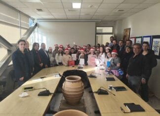 Έψαλαν τα κάλαντα των Χριστουγέννων στο Δήμαρχο Μινώα Πεδιάδας Βασίλη Κεγκέρογλου και στο προσωπικό του Δήμου