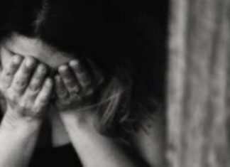 Συγκεκριμένα συμπτώματα κατάθλιψης στη μέση ηλικία συνδέονται με αυξημένο κίνδυνο άνοιας