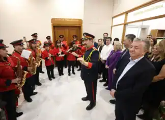 Ευχές και κάλαντα στον Περιφερειάρχη Κρήτης για τα Χριστούγεννα