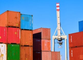 Αντέχουν οι ευρωπαϊκές και οι ελληνικές εξαγωγές στους δασμούς Τραμπ – Αυξάνονται οι εισαγωγές από Κίνα