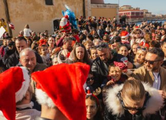 Santa Gang 2025: Mε τη βοήθεια της «συμμορίας» του Αϊ – Βασίλη σώθηκαν και φέτος τα Χριστούγεννα στα Χανιά!