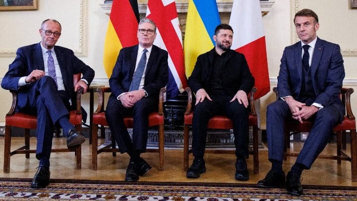 w08-174908BRITAINUKRAINEDIPLOMACY311596552