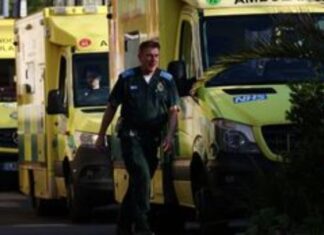 Βρετανία: Τα νοσοκομεία αντιμετωπίζουν ένα από τα “χειρότερα σενάρια” από υπεργρίπη, προειδοποιούν οι γιατροί