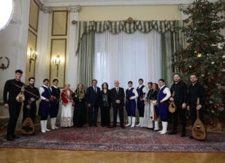 Κρητικά κάλαντα στο Προεδρικό Μέγαρο από τον Πολιτιστικό Σύλλογο “Ακταιοκρήτες”