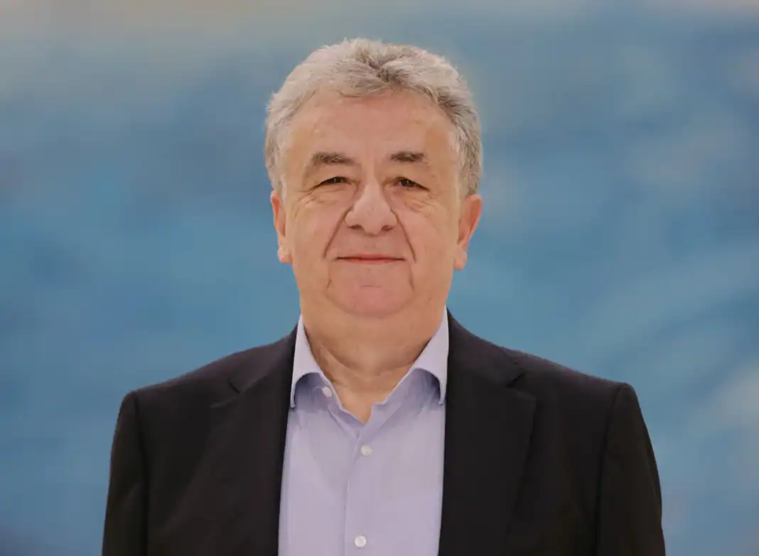 STAVROS-ARNAOUTAKIS-1-scaled