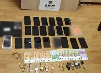 Εξαρθρώθηκε σπείρα που εξαπατούσε πολίτες παριστάνοντας υπαλλήλους του ΔΕΔΔΗΕ ή λογιστές