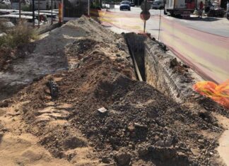 Συνεχίζονται οι εργασίες για την τοποθέτηση κεντρικού αγωγού ύδρευσης στην περιοχή του Γιόφυρου και στην οδό Μελετίου Πηγά από τη ΔΕΥΑΗ