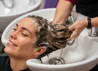 Τριχόπτωση: Μπορεί να ευθύνεται το σαμπουάν;