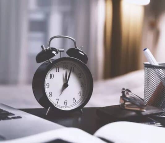 Αλλάζουν οι ώρες κοινής ησυχίας: Τι απαγορεύεται από τον νόμο – Οι ποινές