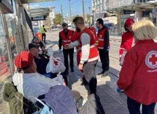 Ο Ελληνικός Ερυθρός Σταυρός δίπλα στους αστέγους συμπολίτες μας τις Άγιες μέρες του Πάσχα