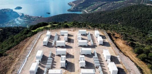 MORE: Σε λειτουργία εισέρχονται τρία από τα πρώτα έργα αποθήκευσης ηλεκτρικής ενέργειας στην Ελλάδα