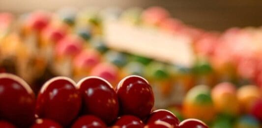 Εκτίμηση ΕΣΕΕ: Ακριβότερα κατά 7,8% έως 9,3% θα κοστίσει φέτος το πασχαλινό τραπέζι