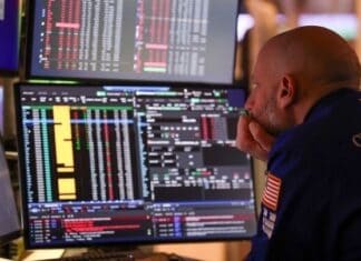 Πτώση καταγράφει η τιμή του πετρελαίου εν μέσω ελπίδων για αποκλιμάκωση στη Μέση Ανατολή