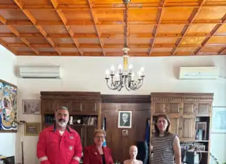 Εκπαιδευτικοί απινιδωτές από την Μαρία Λιονή στο ΕΚΑΒ και τον Ερυθρό Σταυρό