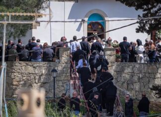 Κρήτη: Σε κλίμα οδύνης η κηδεία του 20χρονου Νικήτα – «Ήρθατε τώρα που τον σκότωσαν», φώναζαν σε αστυνομικούς