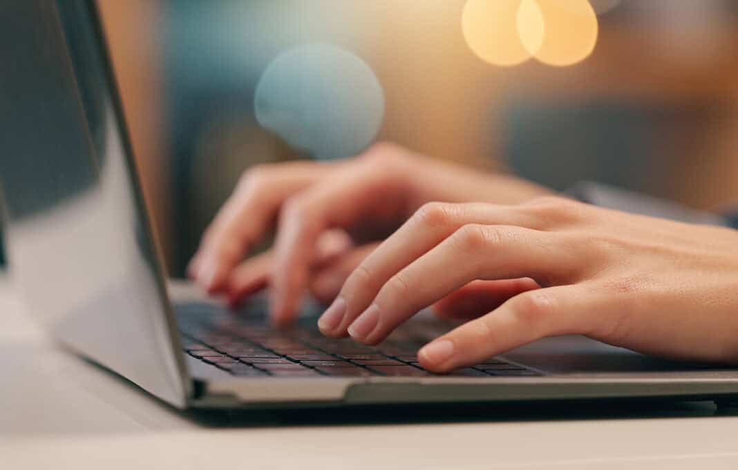 laptop_grafeio_upologistis3