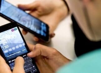 Βρετανία: Τα social media είναι τόσο βλαβερά για τα παιδιά όσο το κάπνισμα