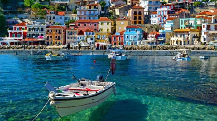 tourismos-gia-olous3-960x539