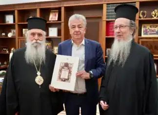 Επίσκεψη του Σεβασμιωτάτου Αρχιεπισκόπου Σινά Συμεών στον Περιφερειάρχη Κρήτης Σταύρο Αρναουτάκη