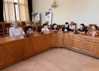 Επίσκεψη από τους μαθητές του 6ου Δημοτικού Σχολείου στον Δήμαρχο Ηρακλείου Αλέξη Καλοκαιρινό