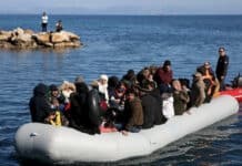 Υπ. Μετανάστευσης: Στην ενδοχώρα οι μεταγωγές μεταναστών από την Κρήτη – Στο νησί μόνο οι διαδικασίες ταυτοποίησης